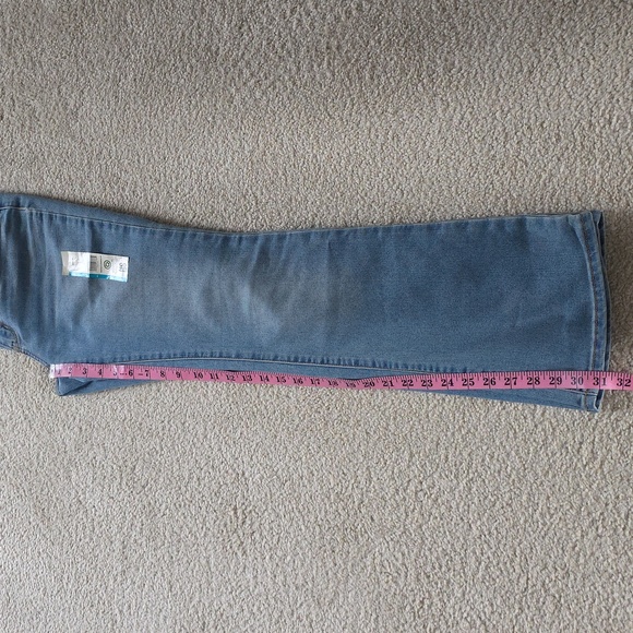 Mid Rise Bootcut Light Wash Jeans - Picture 11 of 16